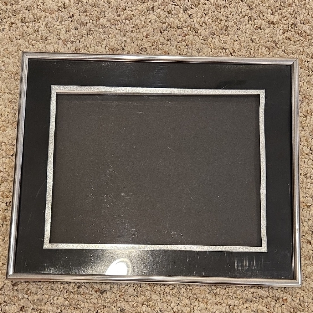 BAUDVILLE Frame